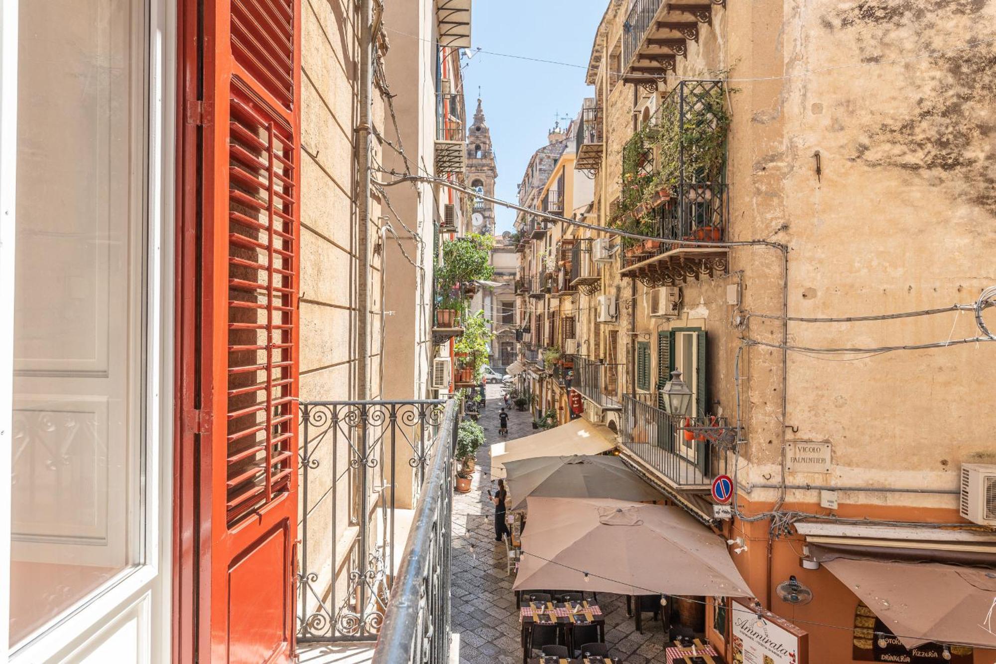 Apartment Il Cortile Degli Aragonesi By Wonderful Italy
